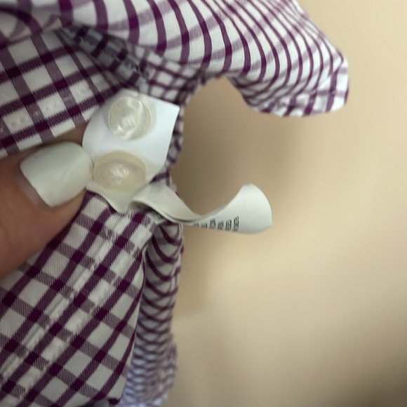 Men’s Vineyard Vines Classic Plaid button-down shirt, size Medium.  Worn once - Picture 5 of 10